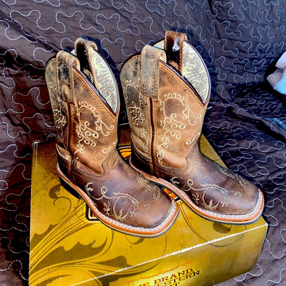 Cowgirl boots 8.5 for toddler